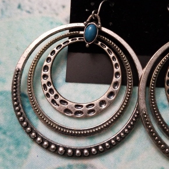 Gorgeous Hoop Earrings - Picture 2 of 2